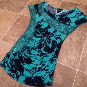 Daytrip top with sequins